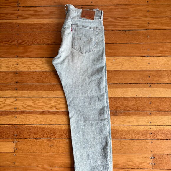 Levi's Premium Light Straight Leg Jeans - Picture 4 of 8